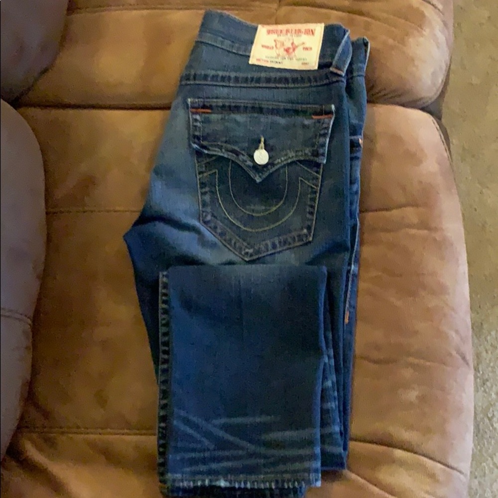 Like new True Religion size 33 jeans.